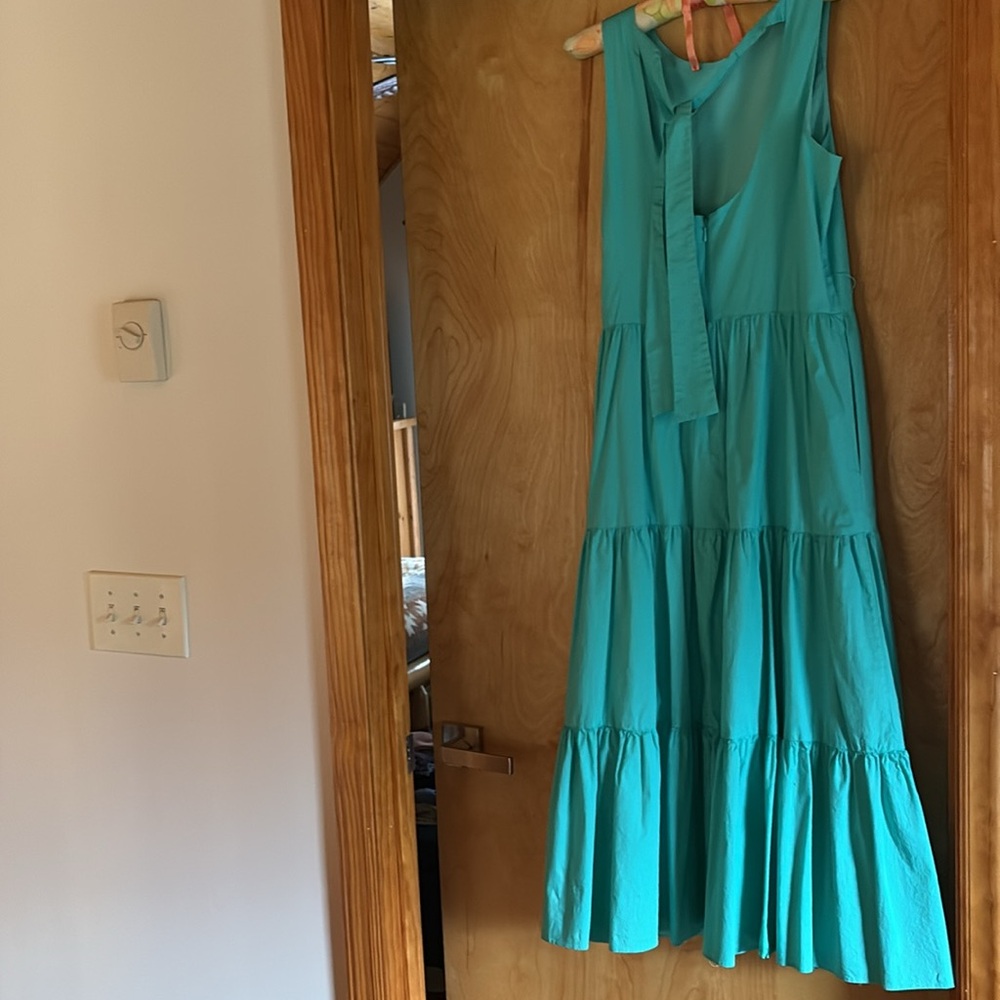 Tahari tiered midi sundress; Size 8 - Picture 2 of 4